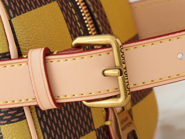 ルイヴィトンバッグ素材ディテール